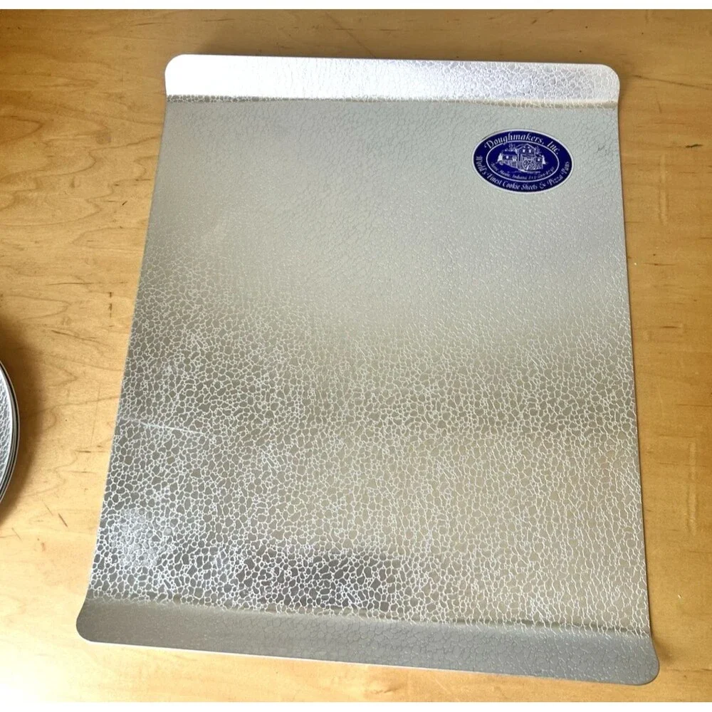 Vtg Doughmakers Cookie Sheet & 4 Set 8-Inch Pebble Pattern Personal Pizza Pans